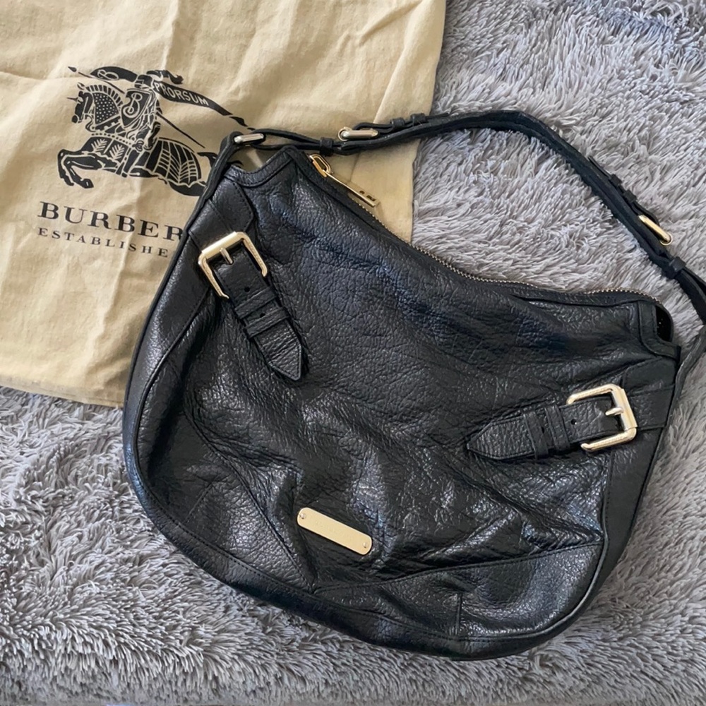 ❤️SOLD❤️Authentic Burberry 2019 Large Leather bag